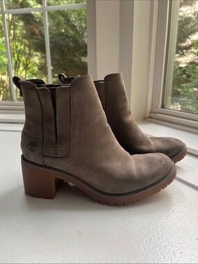 Timberland • Averly Chelsea Pull-on Gray Ankle Boots • Women's Size 7½